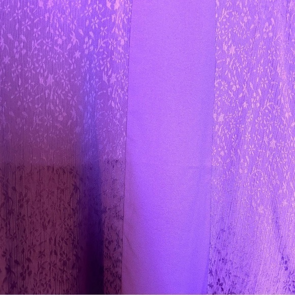 LOGO by Lori Goldstein Purple Short Sleeve High Low Lace Accent Top Sz.XS - Picture 10 of 16